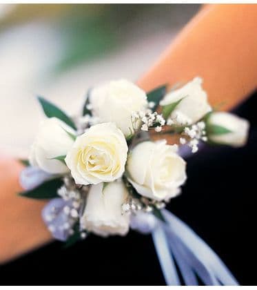 White Mini Roses Wristlet