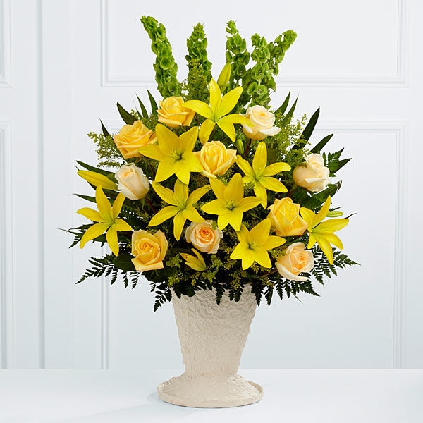 The FTD Golden Memories Arrangement