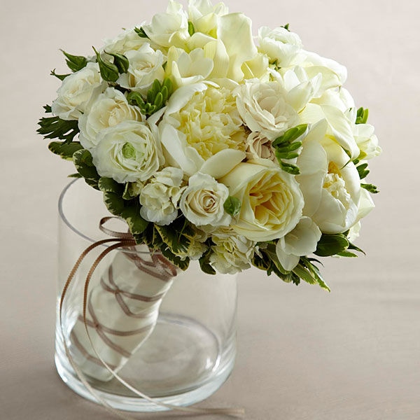 The FTD Romance Eternal Bouquet