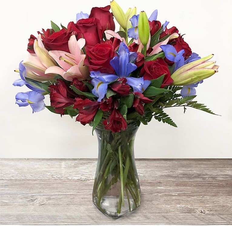 The FTD Stunning Beauty Bouquet
