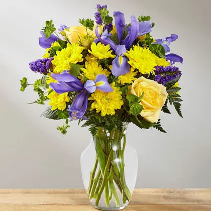 The FTD Cottage View Bouquet