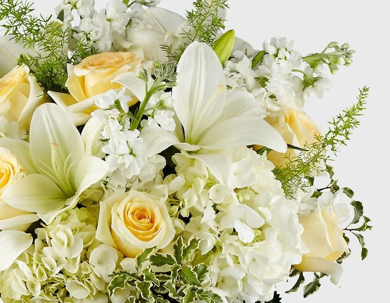 The FTD Hope Heals Luxury Bouquet