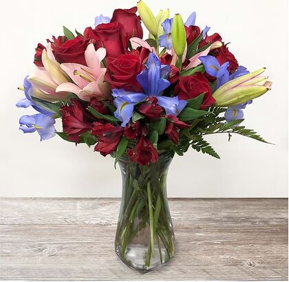 The FTD Stunning Beauty Bouquet