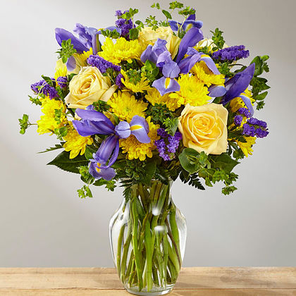 The FTD Cottage View Bouquet