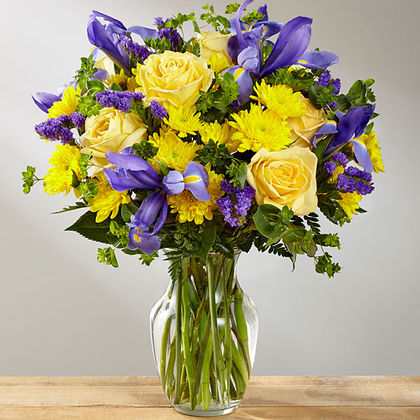 The FTD Cottage View Bouquet