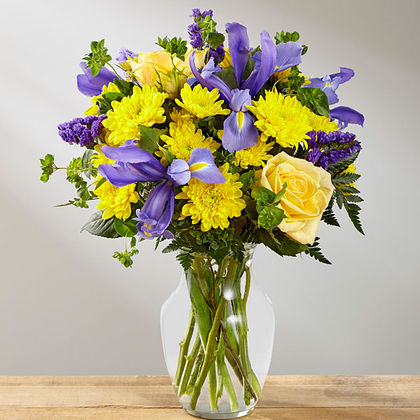 The FTD Cottage View Bouquet