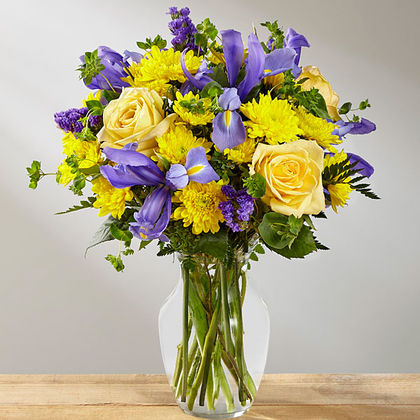 The FTD Cottage View Bouquet