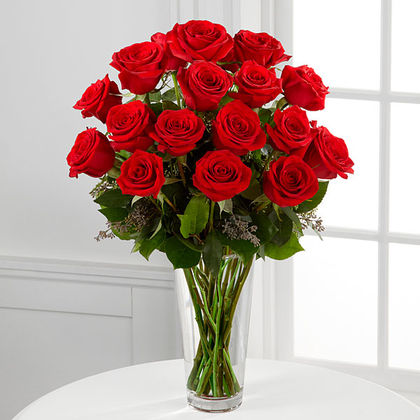 Long Stems Red Rose Vase Arrangement