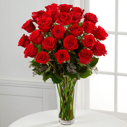 Long Stems Red Rose Vase Arrangement