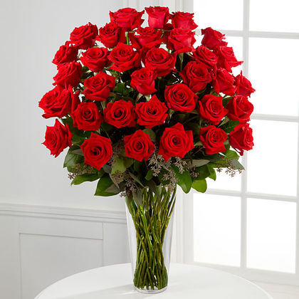 Long Stems Red Rose Vase Arrangement