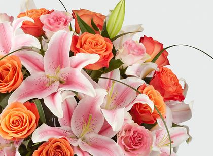 The FTD Sweetly Stunning Luxury Bouquet
