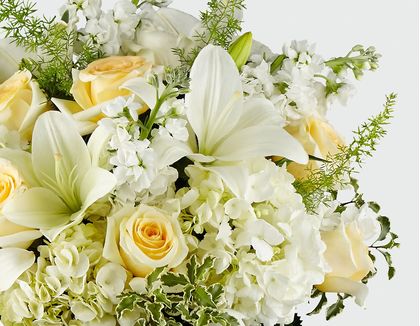 The FTD Hope Heals Luxury Bouquet