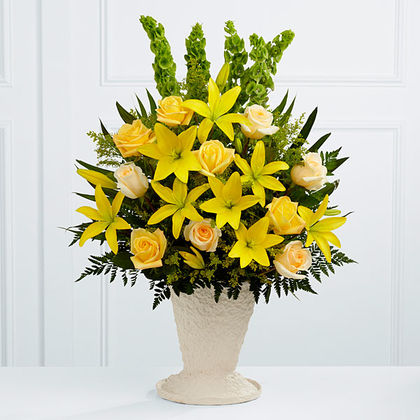 The FTD Golden Memories Arrangement