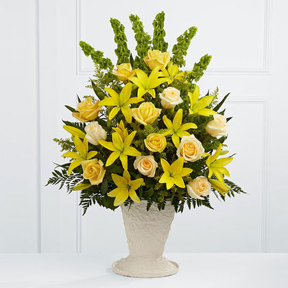 The FTD Golden Memories Arrangement