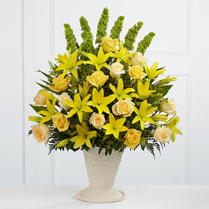 The FTD Golden Memories Arrangement