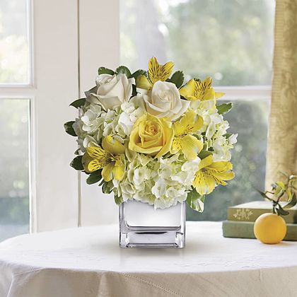 Teleflora's Sweetest Sunrise Bouquet