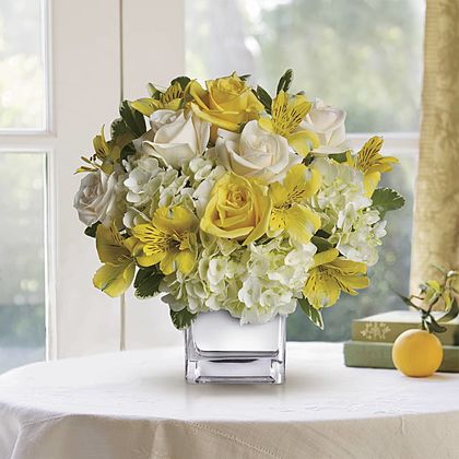 Teleflora's Sweetest Sunrise Bouquet
