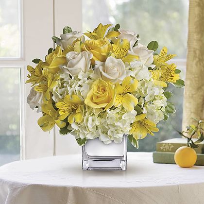 Teleflora's Sweetest Sunrise Bouquet